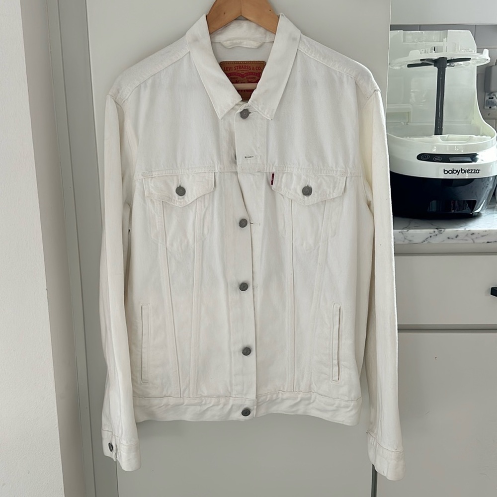 MENS LEVI WHITE JEAN JACKET SIZE LARGE